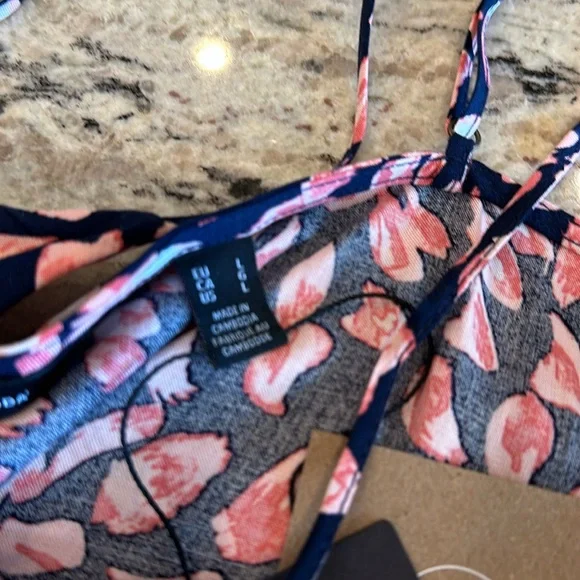 Summery cami to keep you cool when it gets hot! - Picture 3 of 3